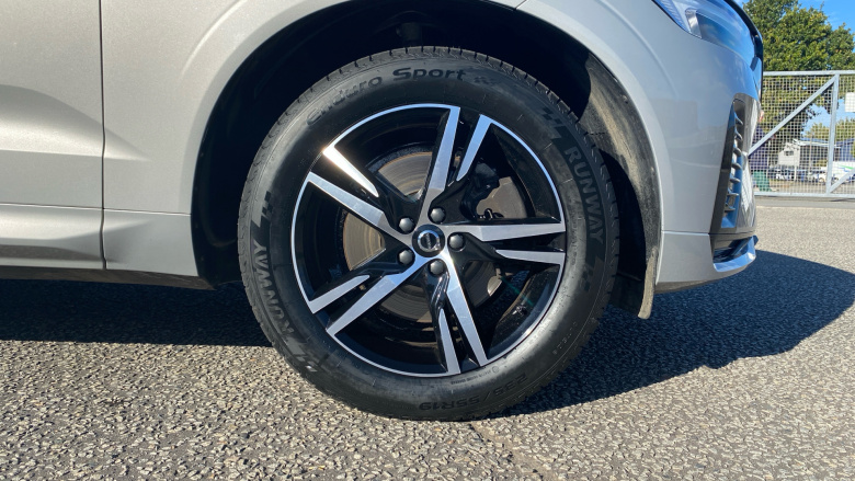 Volvo Xc60 2.0 B4D R DESIGN 5dr AWD Geartronic Diesel Estate